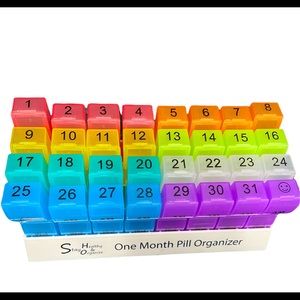Pill organizer
